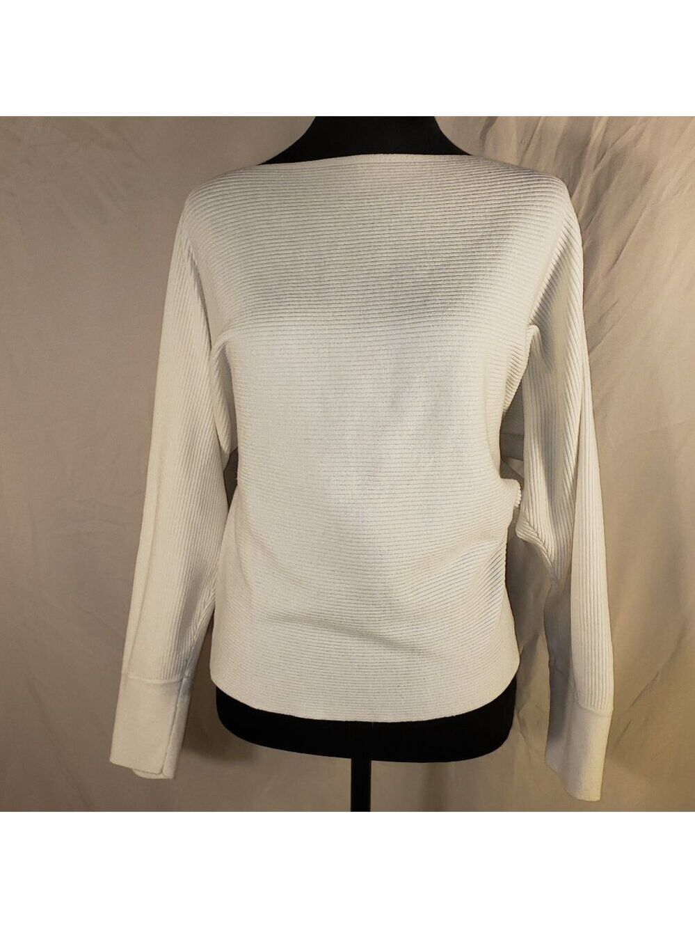 Nine West Gorgeous White Ribbed Knit Top w/Batwing Sleeves - L